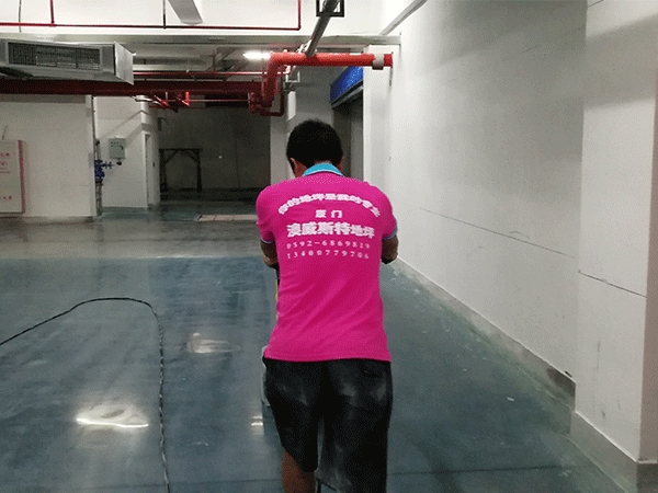 廈門金帝中洲濱海城地下車庫，金剛砂地坪和固化劑地坪